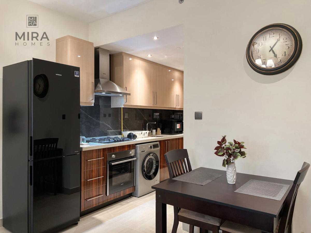 Mira Holiday Homes - Lovely Studio With Burj Khalifa View Dubái Exterior foto