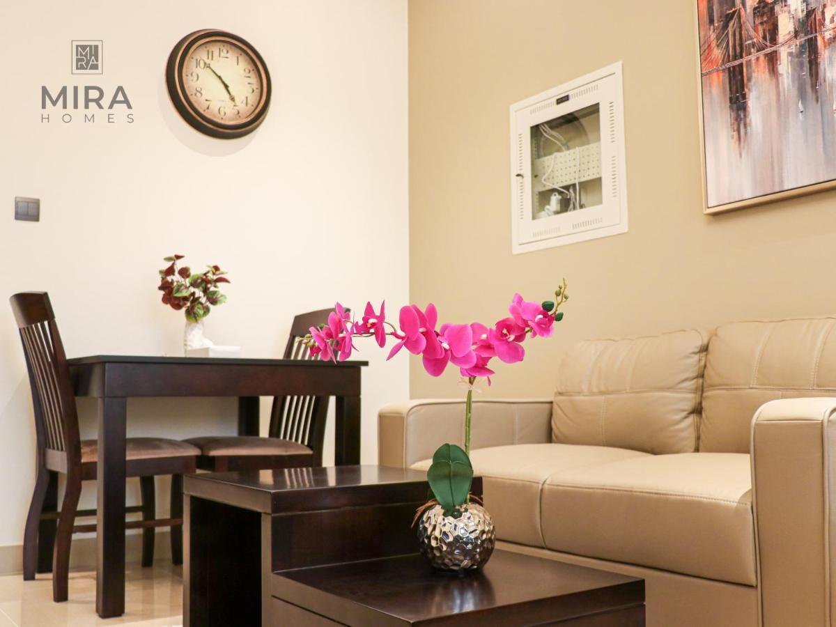 Mira Holiday Homes - Lovely Studio With Burj Khalifa View Dubái Exterior foto